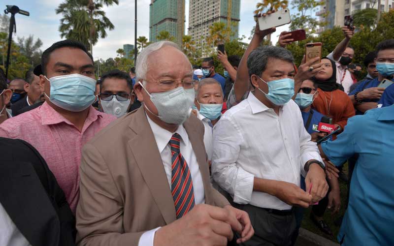  Hakim Putuskan Mantan Perdana Menteri Malaysia Najib Razak Bersalah