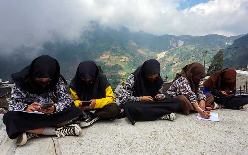  Sekolah di Batang Jawa Tengah Pasang Internet Gratis Untuk Siswa di Lima Titik Dekat Sekolah