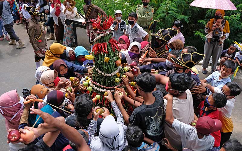  Petani Tembakau di Temanggung Gelar Grebeg Besar Lamuk Legok Sebagai Ucapan Syukur