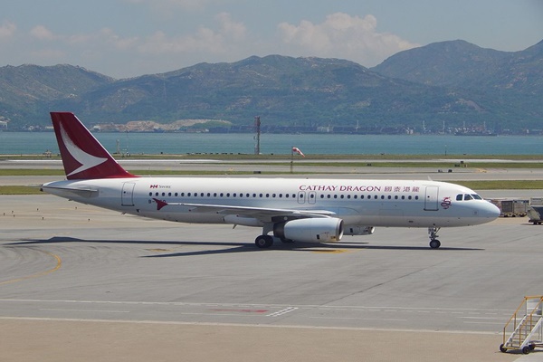  Cathay Pacific Tawarkan Layanan Baru untuk Traveling Aman