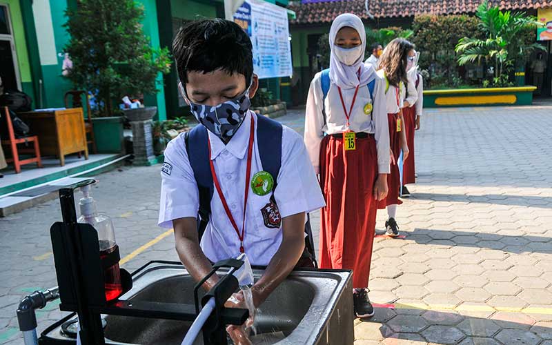  Sekolah di Bekasi Gelar Uji Coba Pembelajaran Secara Tatap Muka