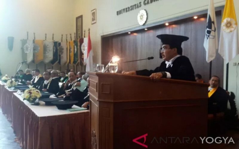  Guru Besar Fisipol UGM Cornelis Lay Meninggal
