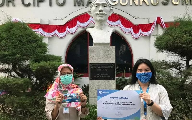  Rayakan Hari Anak, Blue Bird Kampanyekan #BirdbagiMasker