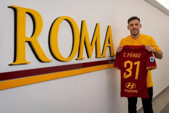  Carles Perez Masih Murka dengan Barcelona, Tapi Senang di Roma