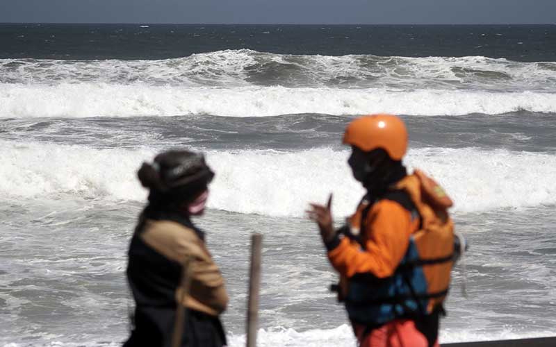  Tujuh Wisatawan Hilang Terseret Ombak di Pantai Goa Cemara Bantul