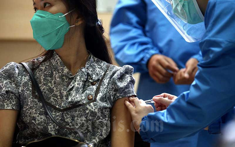  Tenaga Kesehatan Gelar Simulasi Uji Klinis Vaksin Covid-19 di Jawa Barat