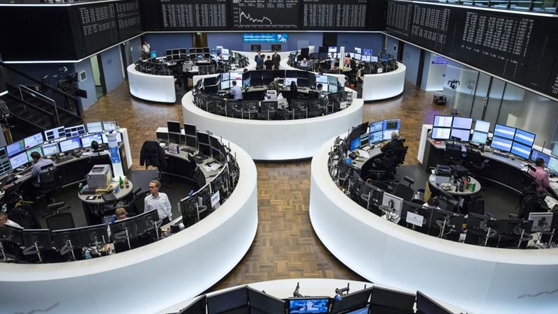  Kinerja Perusahaan Mengecewakan, Bursa Eropa Melemah