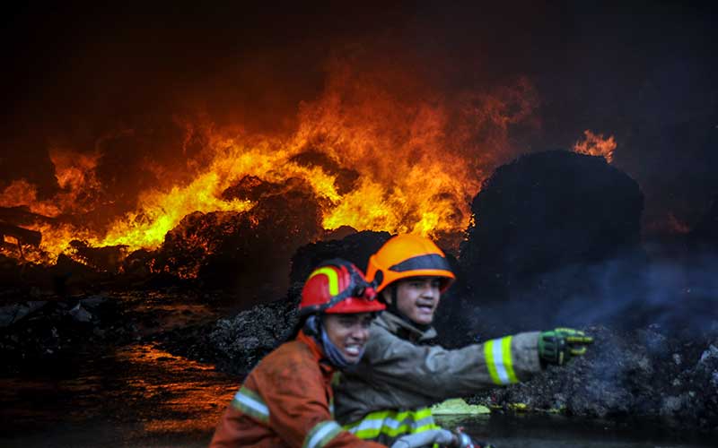  Kebakaran Gudang Pabrik Kapas di Bandung Diduga Karena Korsleting Listrik