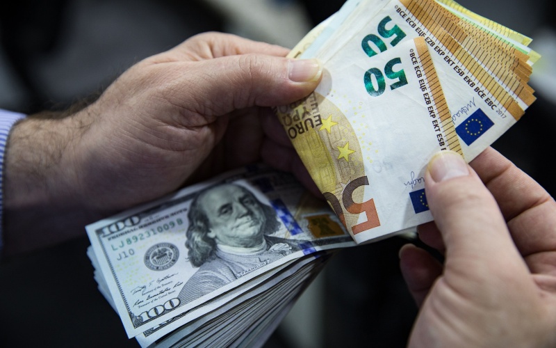  Dolar AS Melemah, Bank Sentral Asia Bisa Longgarkan Suku Bunga 
