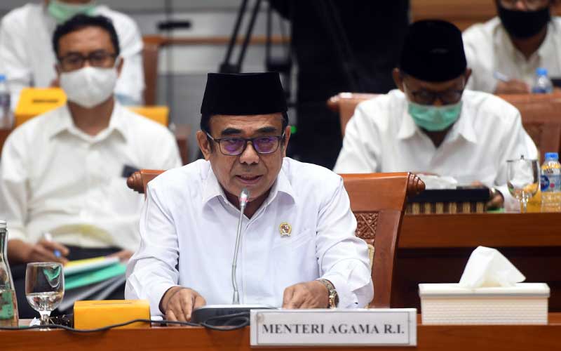 Menteri Agama Fachrul Razi mengikuti rapat kerja dengan Komisi VIII DPR di Kompleks Parlemen, Senayan, Jakarta, Selasa (7/7/2020). ANTARA FOTO/Akbar Nugroho Gumay
