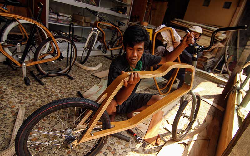  Sepeda Kayu Buatan Indonesia Dijual Dengan Harga Rp3,5juta hingga Rp12 juta
