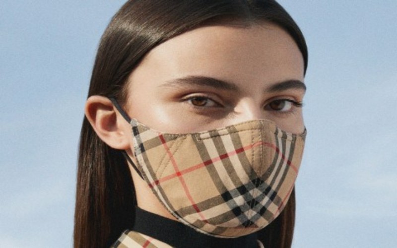  Burberry Jual Masker Wajah, Harganya Rp1,5 Jutaan