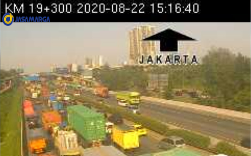  Tol Tangerang Kilometer 21-19 Arah Jakarta Padat, Ada Kecelakaan