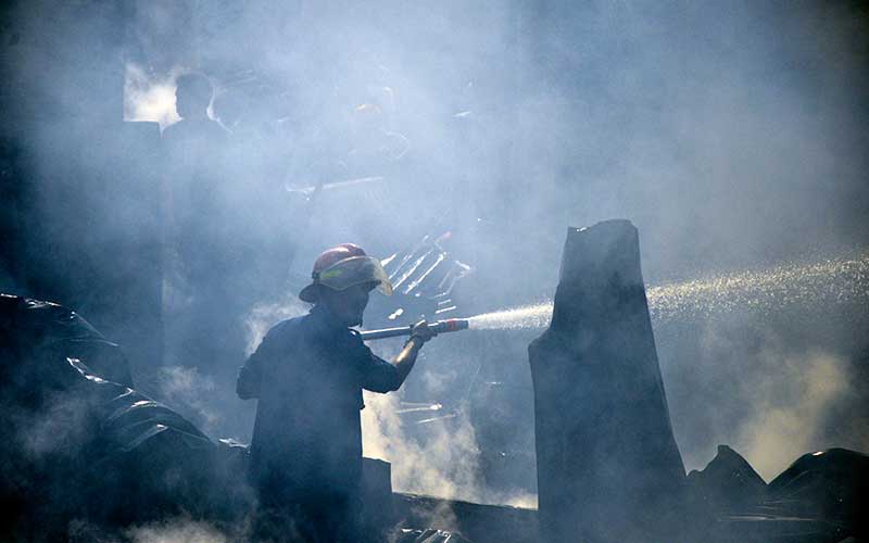  Kebakaran Permukiman Pada Penduduk di Makassar Hanguskan Puluhan Rumah