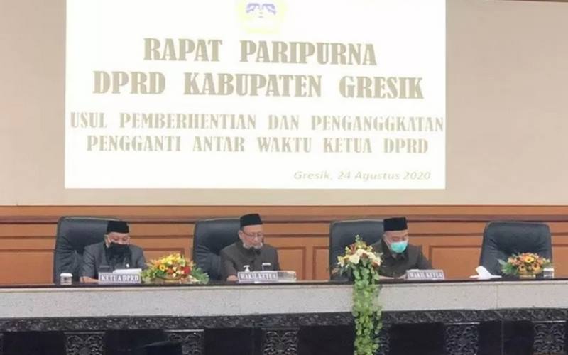 Pelaksanaan Rapat Paripurna di Gedung DPRD Kabupaten Gresik, Jatim, Senin (24/8/2020)./Antara