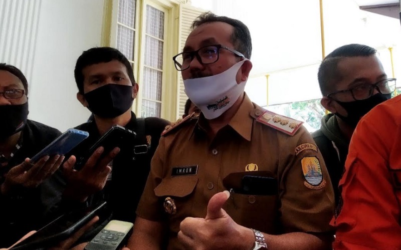  Bupati Cirebon: Pemkab Sudah Bagikan 46.000 Masker kepada Masyarakat