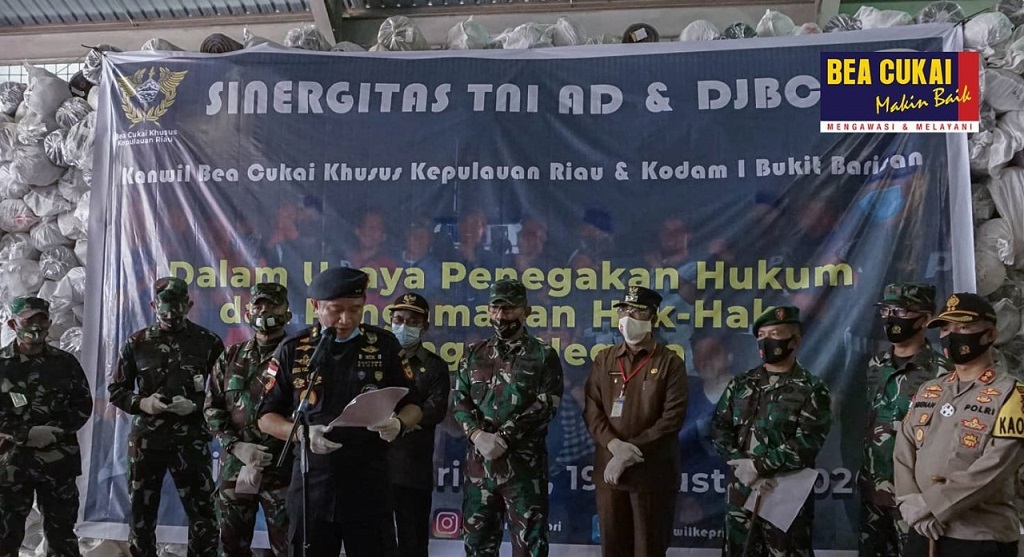  Sinergi Bea Cukai dan TNI AD Gagalkan Upaya Penyelundupan Tekstil Senilai Rp13,6 Miliar