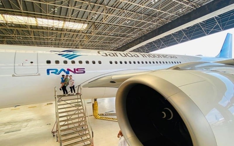 Ada Logo Rans Entertainment Perusahaan Digital Milik Raffi Ahmad di Badan Pesawat Garuda