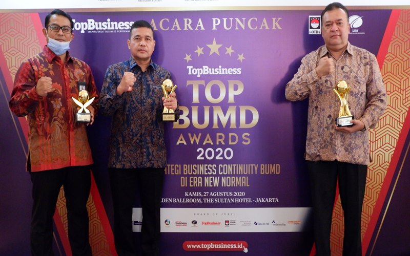  Gubernur dan Bank Sumut Raih Penghargaan BUMD 2020