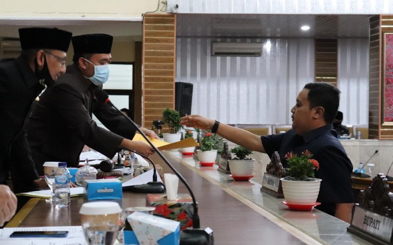 Tiga Raperda di Kabupaten Cirebon Disahkan