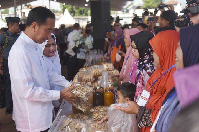  PNM Targetkan Nasabah Aktif Mekaar Tembus 7 Juta Ibu-ibu