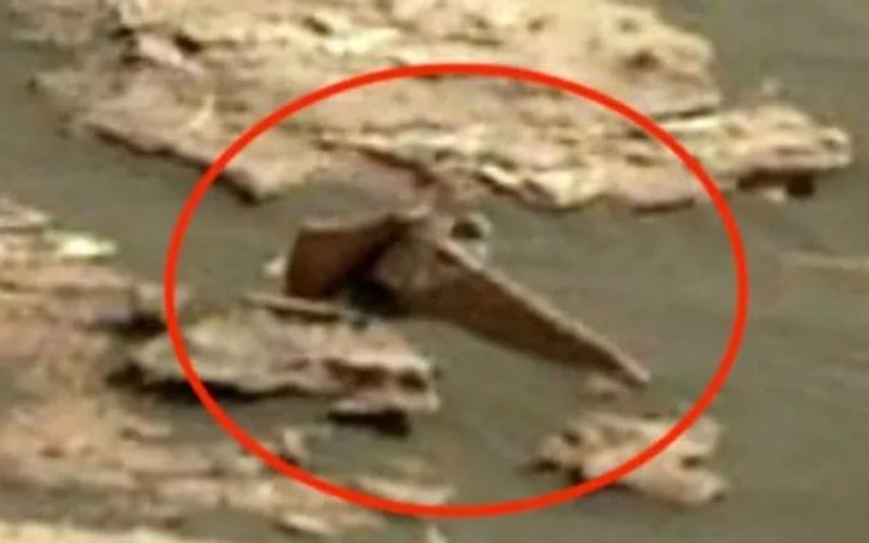  Gambar Nasa Tunjukkan Ada Tengkorak Alien Raksasa Muncul di Planet Mars?