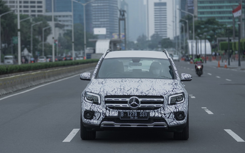  Siap Dirilis, SUV Anyar Mercedes-Benz Diuji Coba di Jalan Ibu Kota