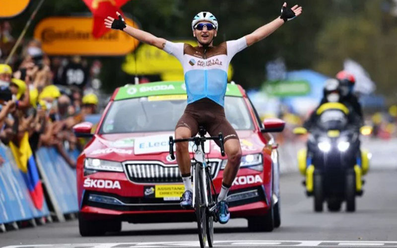  Nans Peters Menangi Etape Kedelapan Tour de France