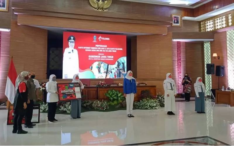  Siswa dan Guru di Jatim Dapat Paket Internet 10 GB Gratis dari Telkomsel