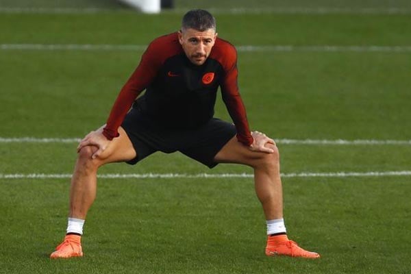  Kapten Serbia Aleksandar Kolarov Resmi Gabung ke Inter dari Roma