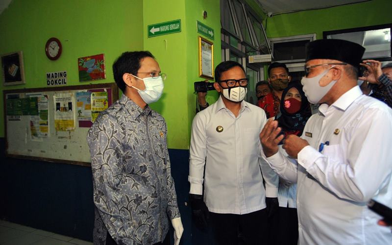  PROGRAM PEMBELAJARAN JARAK JAUH : Operator Kepepet Harga Internet