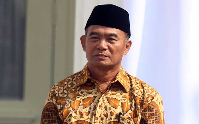 Menteri Koordinator Bidang Pembangunan Manusia dan Kebudayaan Muhadjir Effendy seusai mengikuti pelantikan menteri di Istana Negara, Jakarta, Rabu (23/10/2019). Bisnis/Abdullah Azzam