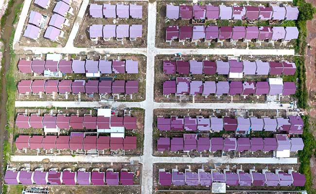 Foto aerial kompleks perumahan bersubsidi di Palembang, Sumatra Selatan./Antara/Nova Wahyudi