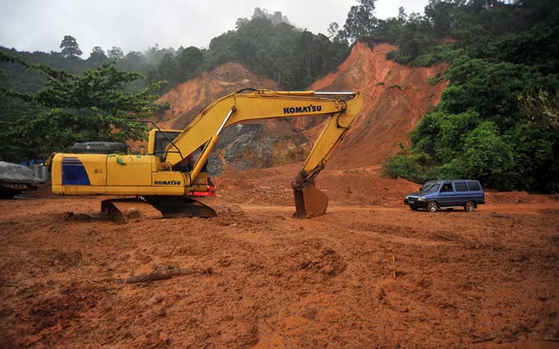  Bencana Tanah Longsor di Padang Memutus Jalan Lintas Sumatera Padang - Bengkulu