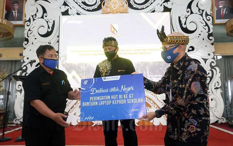  Bank Indonesia KPw Jawa Barat Berikan Bantuan 300 Paket Sembako dan APD Kepada Pemkab Bandung