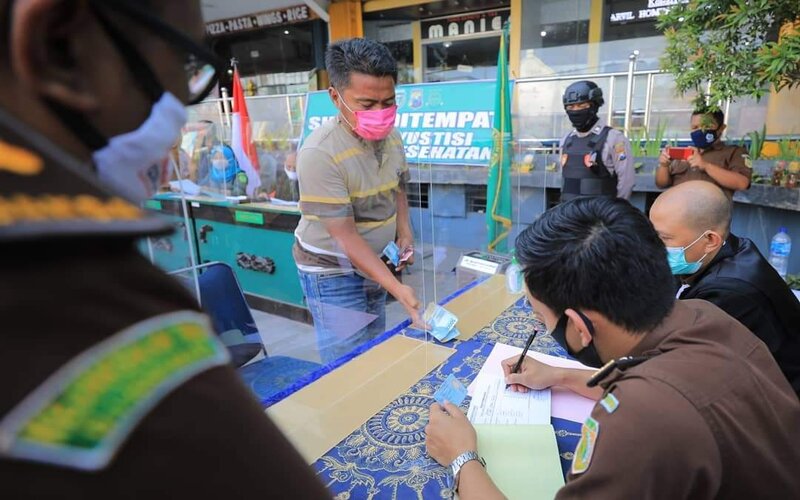  Operasi Protokol Kesehatan di Madiun, Enam Pelanggar Sidang dan Denda di Tempat