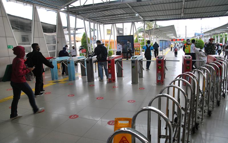  KCI: Penumpang KRL Dilarang Pakai Masker Scuba & Buff