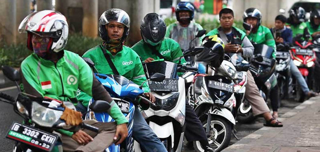  Geliat Gojek & Grab Manfaatkan Celah PSBB di Jakarta