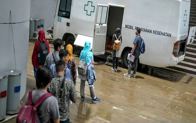  Viral Belasan Ambulans Antre Masuk Rumah Sakit Darurat Covid-19 Wisma Atlet