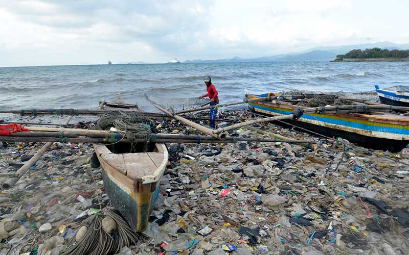  Pantai Sukaraja Bandar Lampung Dipenuhi Sampah Plastik