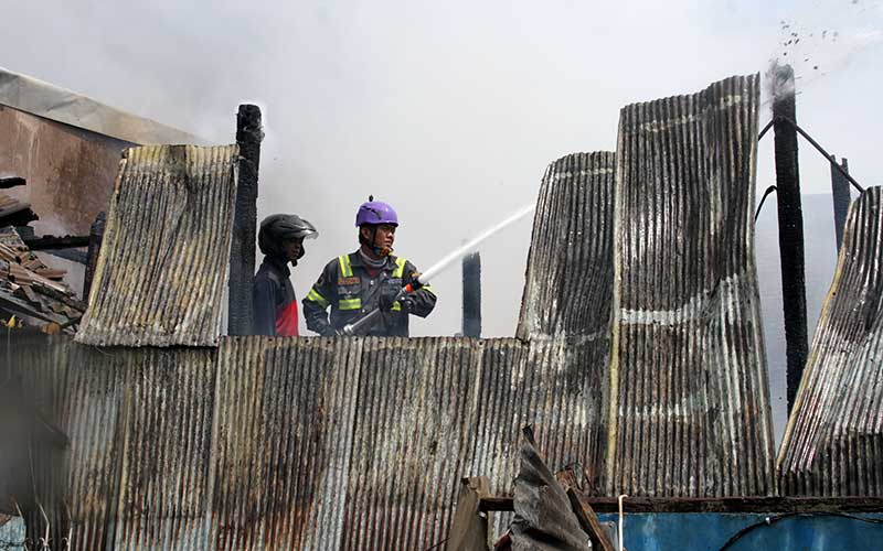  Puluhan Rumah di Makassar Terbakar