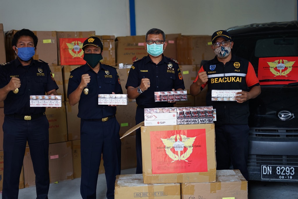  Jutaan Batang Rokok dan Ribuan Botol Miras Ilegal Berhasil Diringkus Petugas Bea Cukai