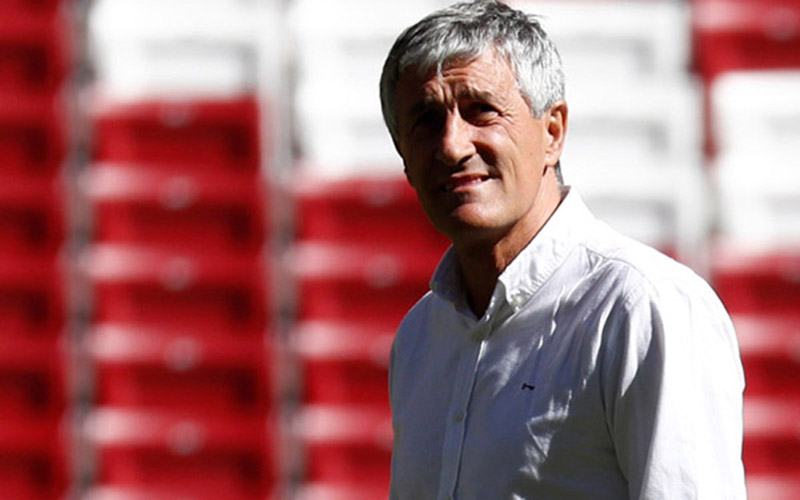  Mantan Pelatih Quique Setien Tuntut Barcelona