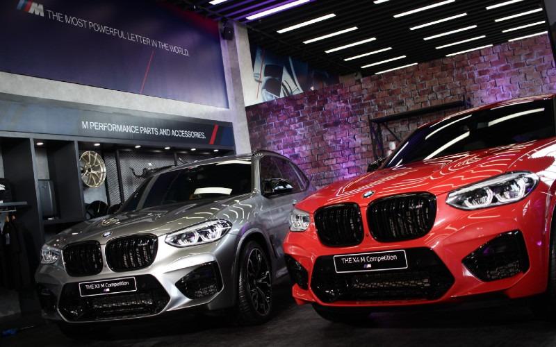 BMW X3 M dan BMW X4 M adalah standar baru di antara SAV/SAC performa tinggi. Kedua kendaraan ini memiliki mesin bensin straight-six paling kuat dibandingkan model BMW M manapun dengan 510 HP. /BMW