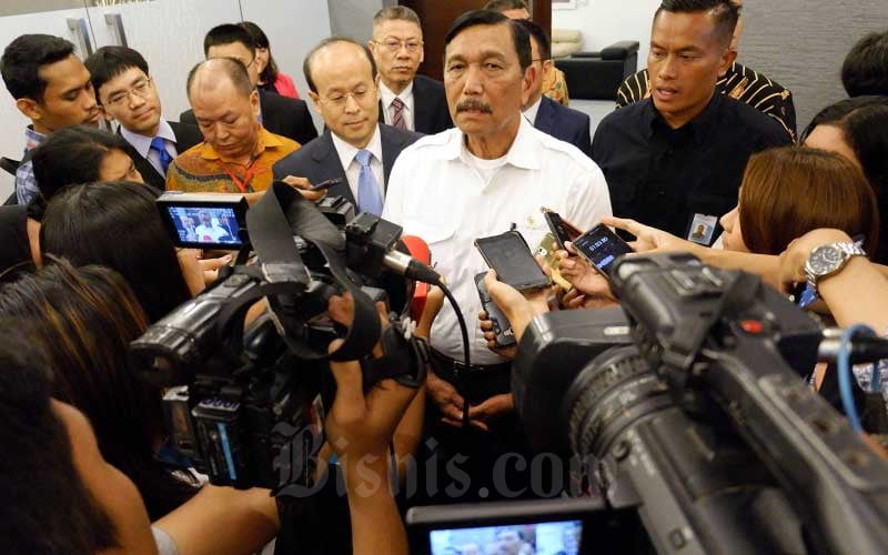  Luhut Tegaskan Tidak Ada Dewan Moneter, Independensi BI Tetap