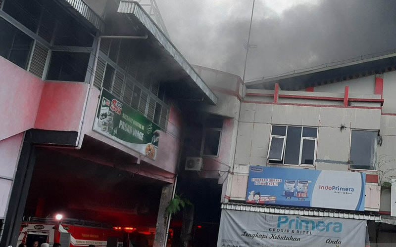  Pasar Wage Purwokerto Terbakar, 10 Mobil Damkar Dikerahkan