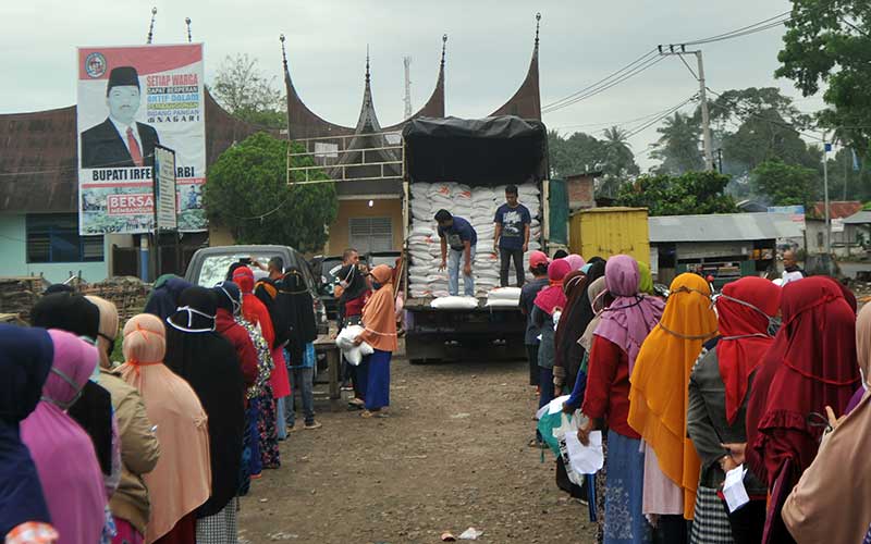  Pembagian Bantuan Beras Progam Keluarga Harapan di Sumatra Barat