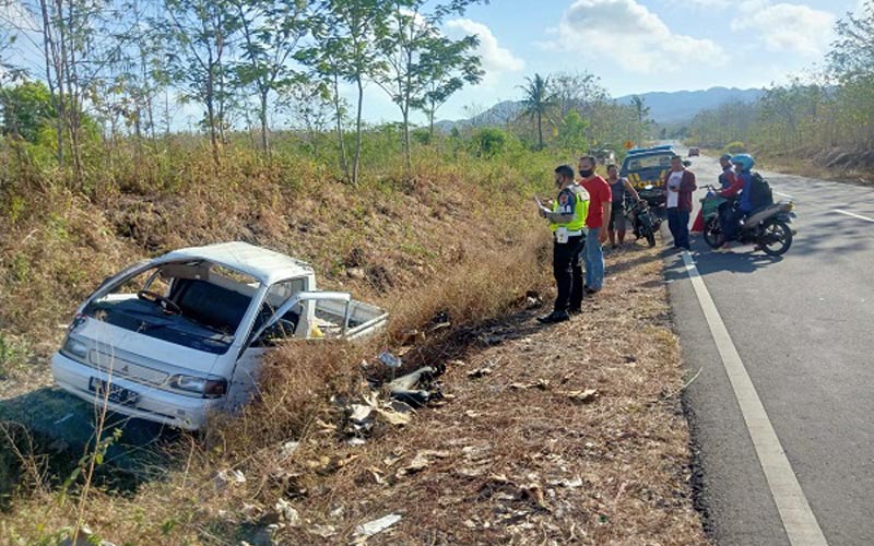  Tragis, Pick up masuk Parit, Sopir Tewas Terlempar Keluar