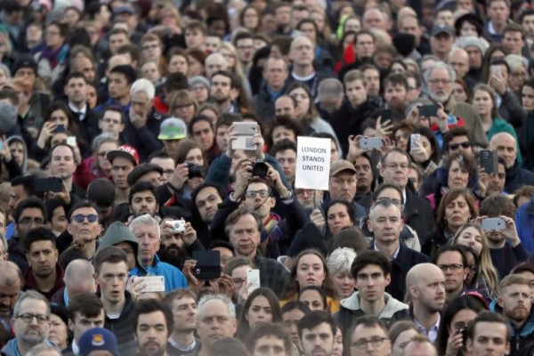  Demo Tolak Lockdown, Warga London Bentrok dengan Polisi 