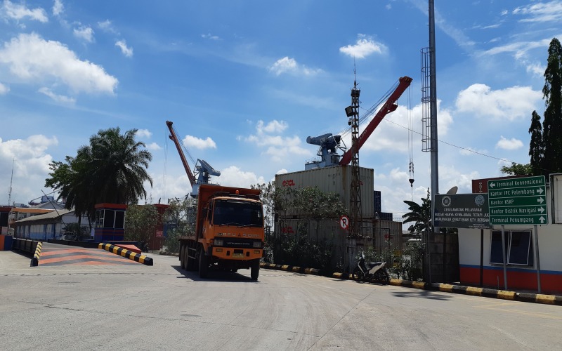  Pelabuhan Boom Baru Palembang Tambah Parkiran Tunggu Truk